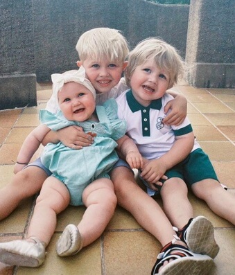Rome De Bruyne with his siblings.